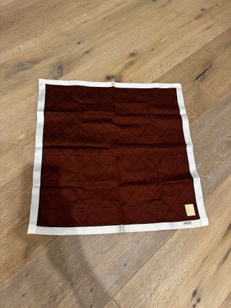 Neu Original MCM Tuch 46x46cm