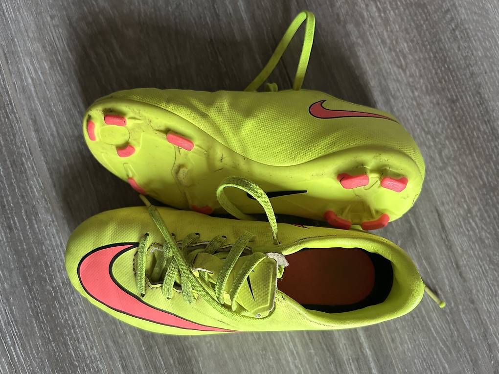 Scarpe per ragazzi: Fußballschuhe  – Usato da Oberflachs venduto da zoe_st77 2