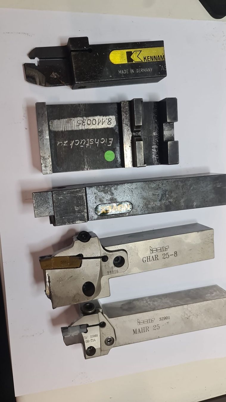 Tutti gli attrezzi: Drehstahl, Wendeplattenhalter – Usato da Egerkingen venduto da ogi3131