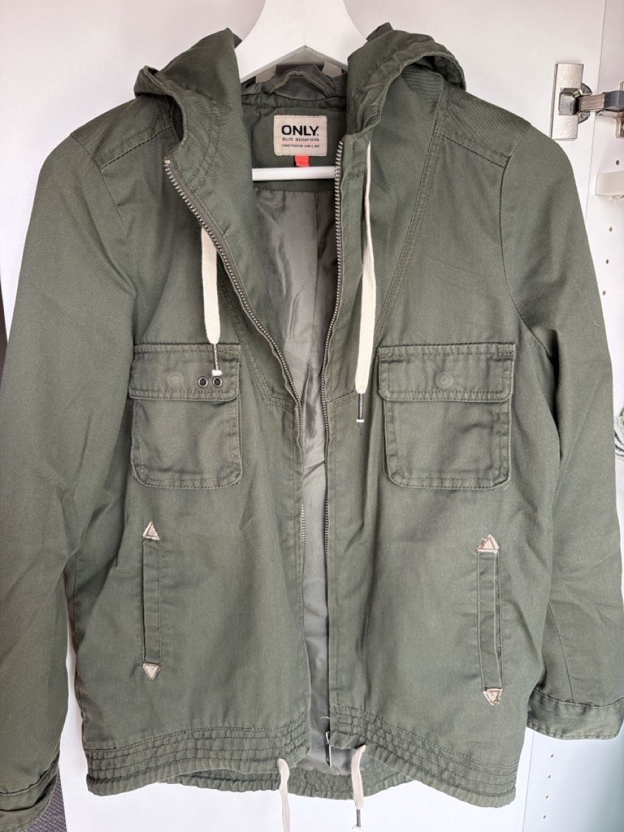 Only Jacken: Only Cotton Jacket – Gebraucht aus Bernex von Michuwil