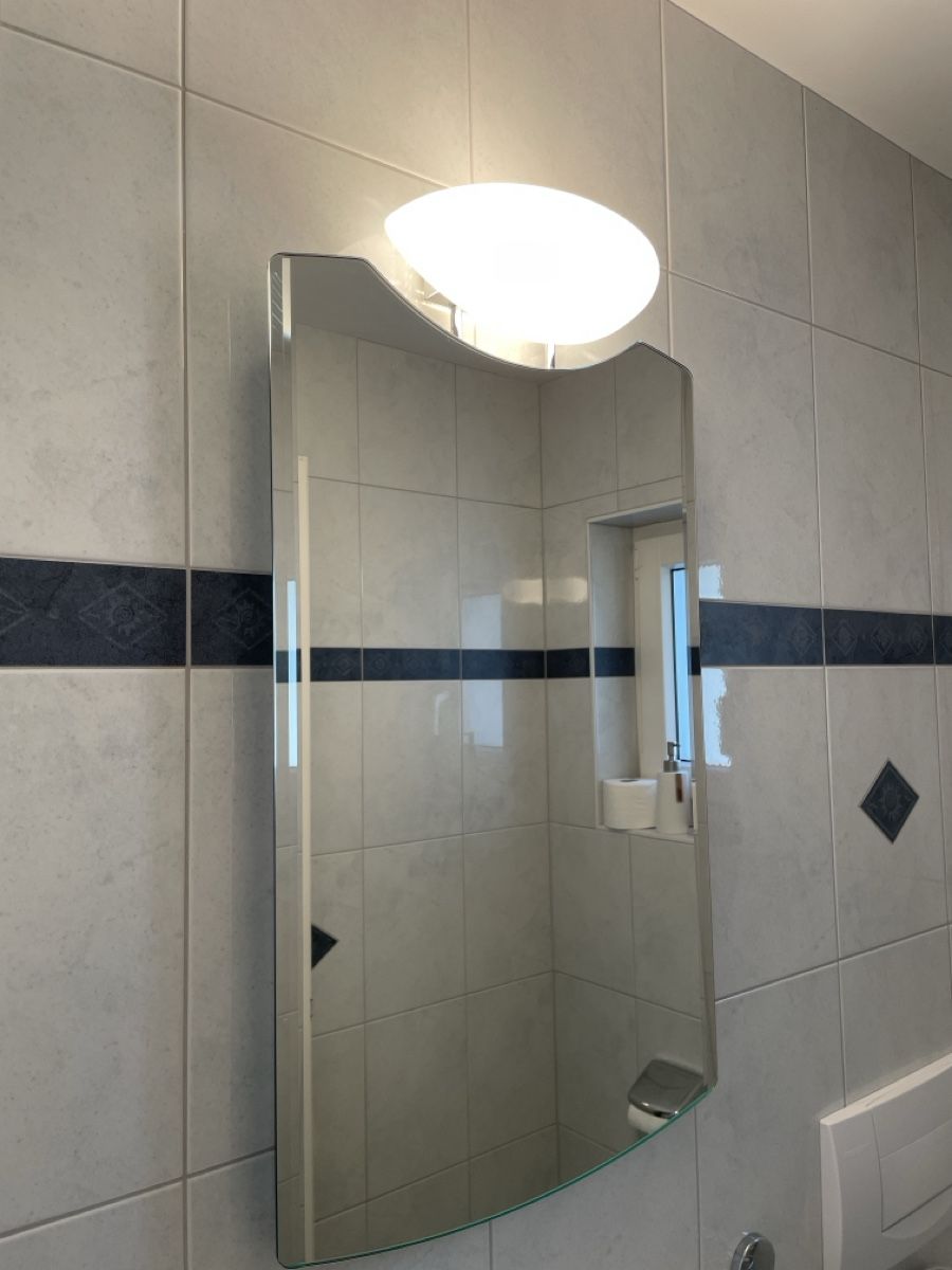 Miroirs: Bad Spiegel mit Licht – D'occasion à Röschenz par froggy04 1