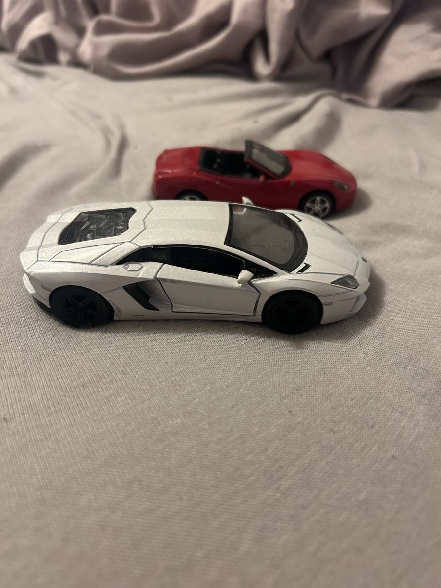 Modellini d'auto: 2 Modellautos: Lamborghini & Ferrari – Usato da Möhlin venduto da lea_7wz7 1
