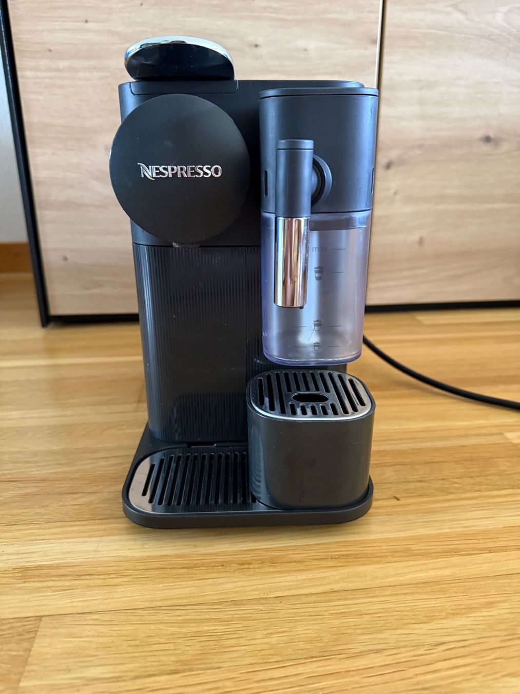 Nespresso Macchine per caffè & Macchine per espresso: Nespresso Latissima One – Usato da Luzern venduto da Ohana18
