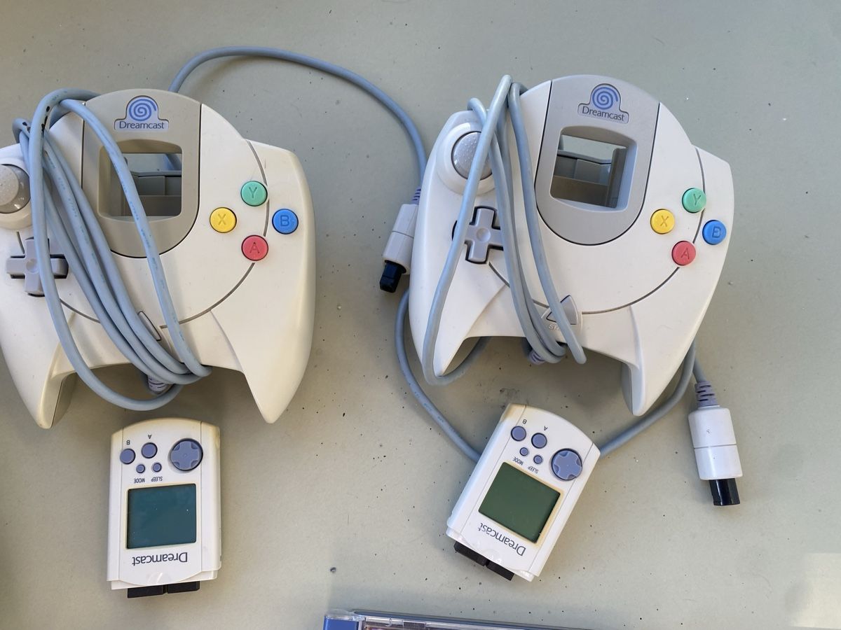 Sega Consoles: Sega Dreamcast Bundle – D'occasion à Zürich par LilySchlatter 1