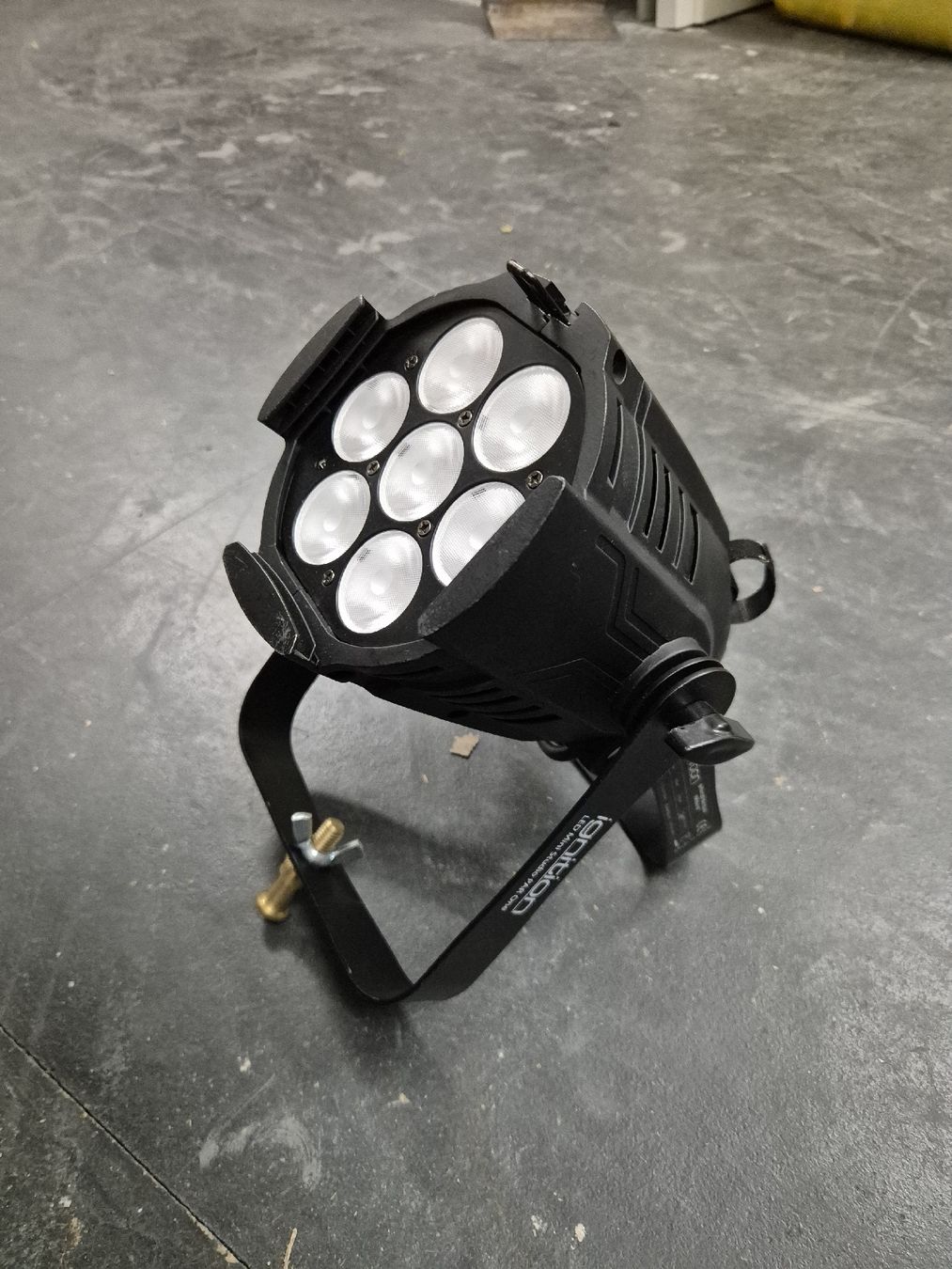 Lampes: Ignition Mini Studio Par One 40 DMX Set – D'occasion à Wiesendangen par freetree_winti