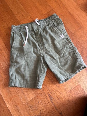 Schöne leichte Shorts Gr. 116, H&M