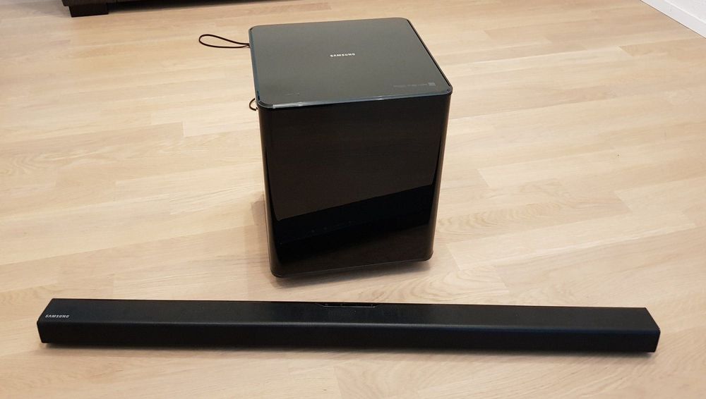 Samsung Soundbar mit Subwoofer HW-F550 | Kaufen auf Ricardo