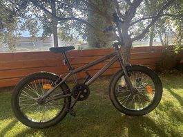 Vélo BMX enfant