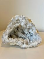 Geode Amethyst mit Kristallbildung guter Zustand
