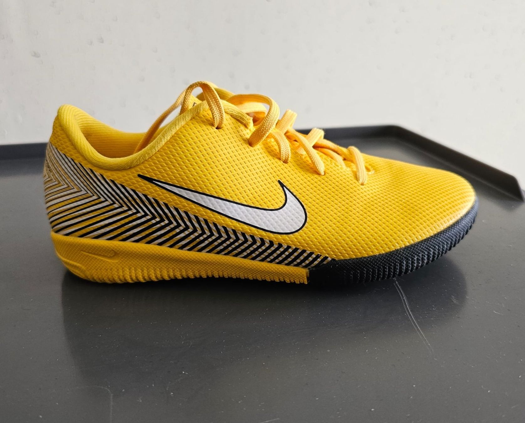 Nike Chaussures garçon: Hallen Schuhe – D'occasion à Triengen par Tiko011 1