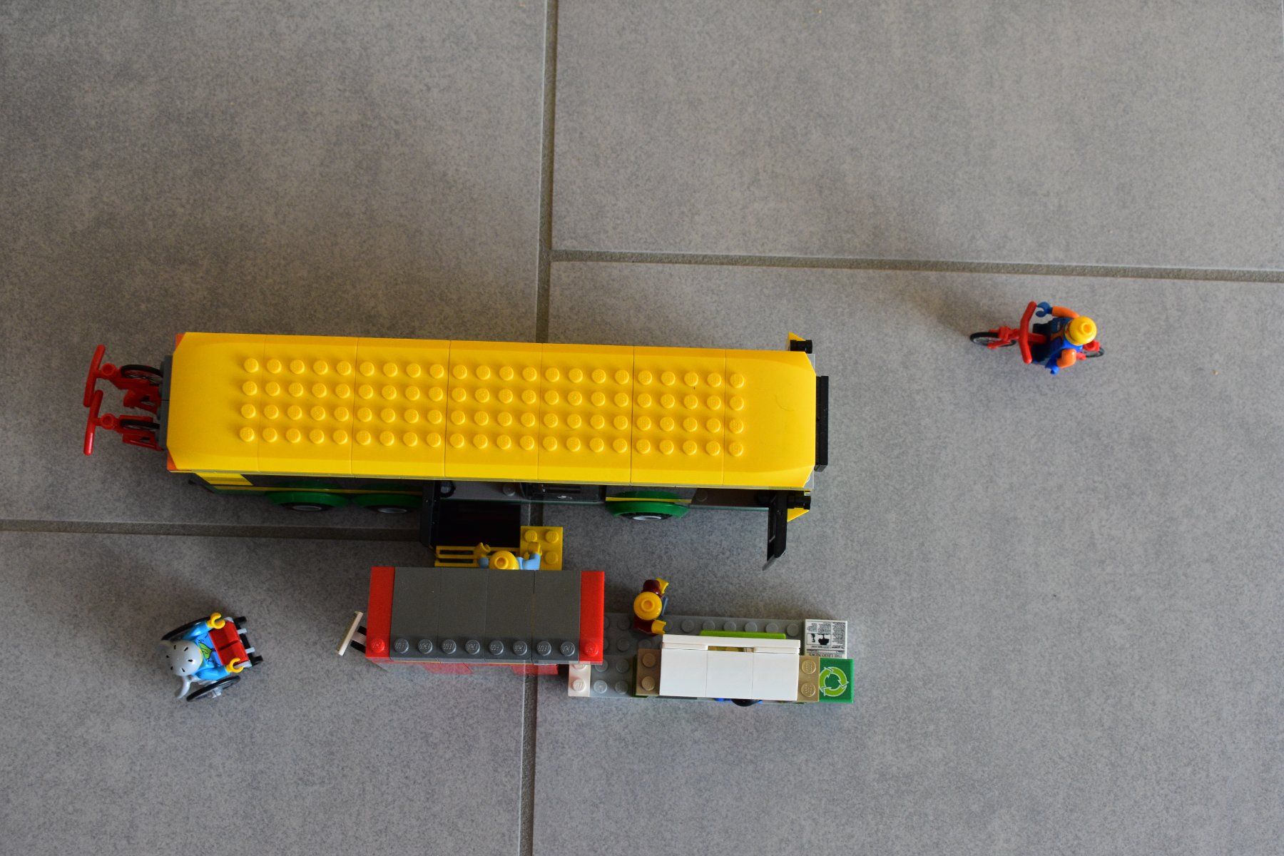 Lego Giocattoli: LEGO Bus mit Busstation – Nuovo (secondo la descrizione) da Winterthur venduto da seh_9dhc 1