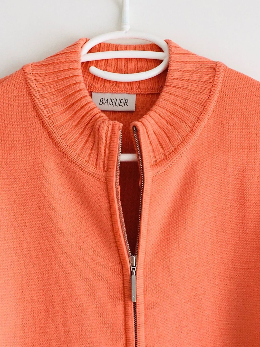 Basler Giacche: Warme edle moderne Strickjacke Wolle – Usato da Bern venduto da Smile-2707 1