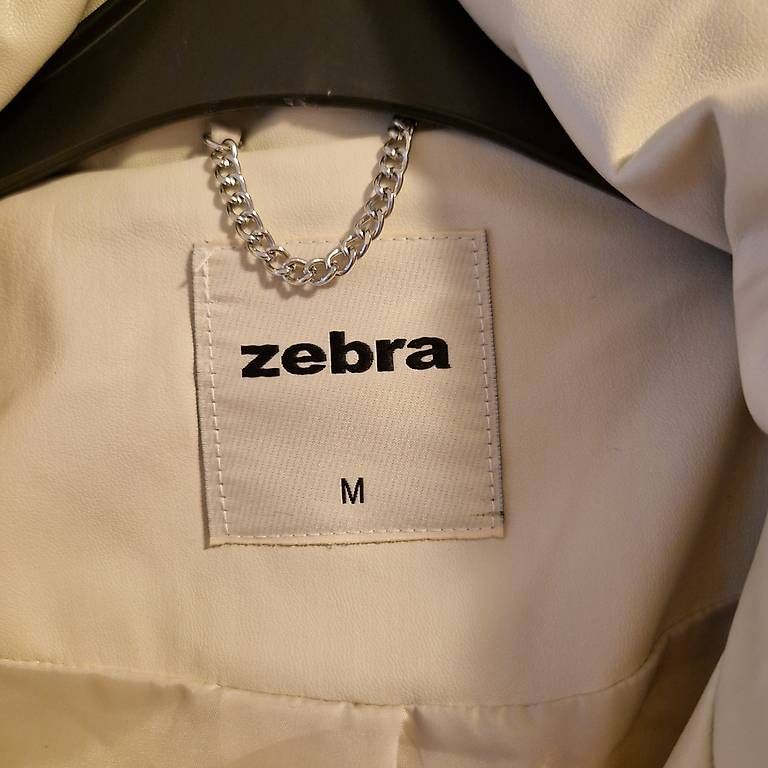 Zara Gilet & Giacche senza maniche: Veste Zébra sans manches – Usato da Epalinges venduto da eri_66r6