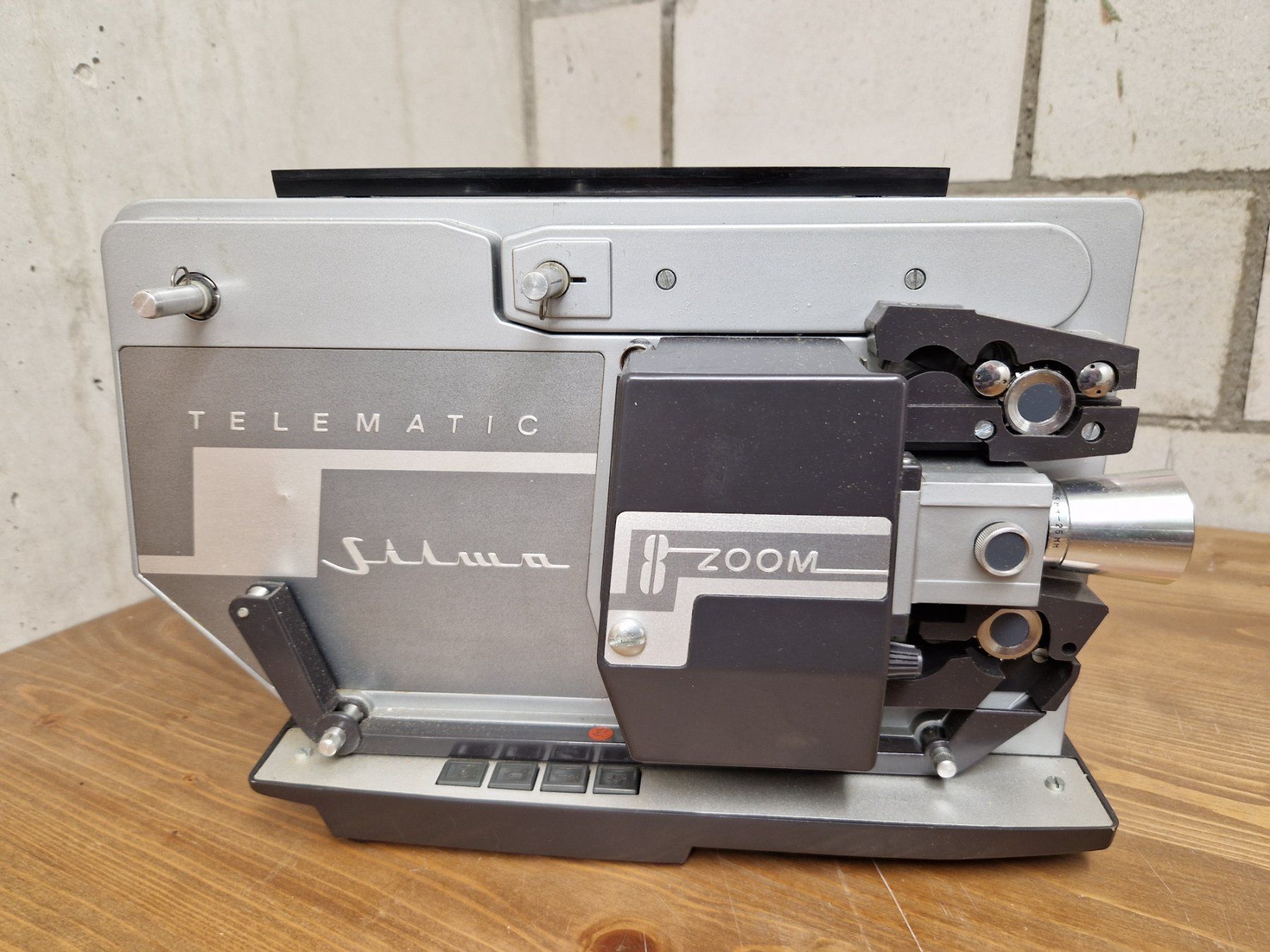 Home Cinema: SILMA Filmprojektor Normal8 – Usato da Einsiedeln venduto da Radiofreund