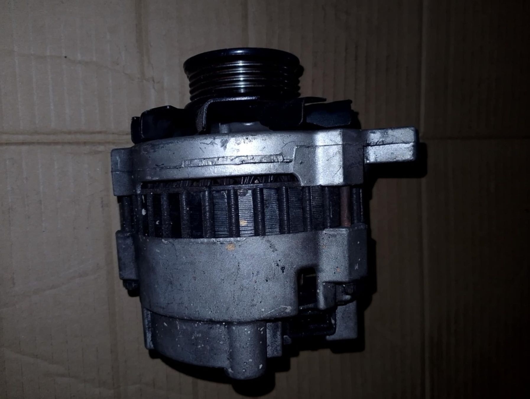 GM Tutti pezzi di ricambio auto: Alternator  GM 3 – Usato da Niedergösgen venduto da usc_tt5r 2