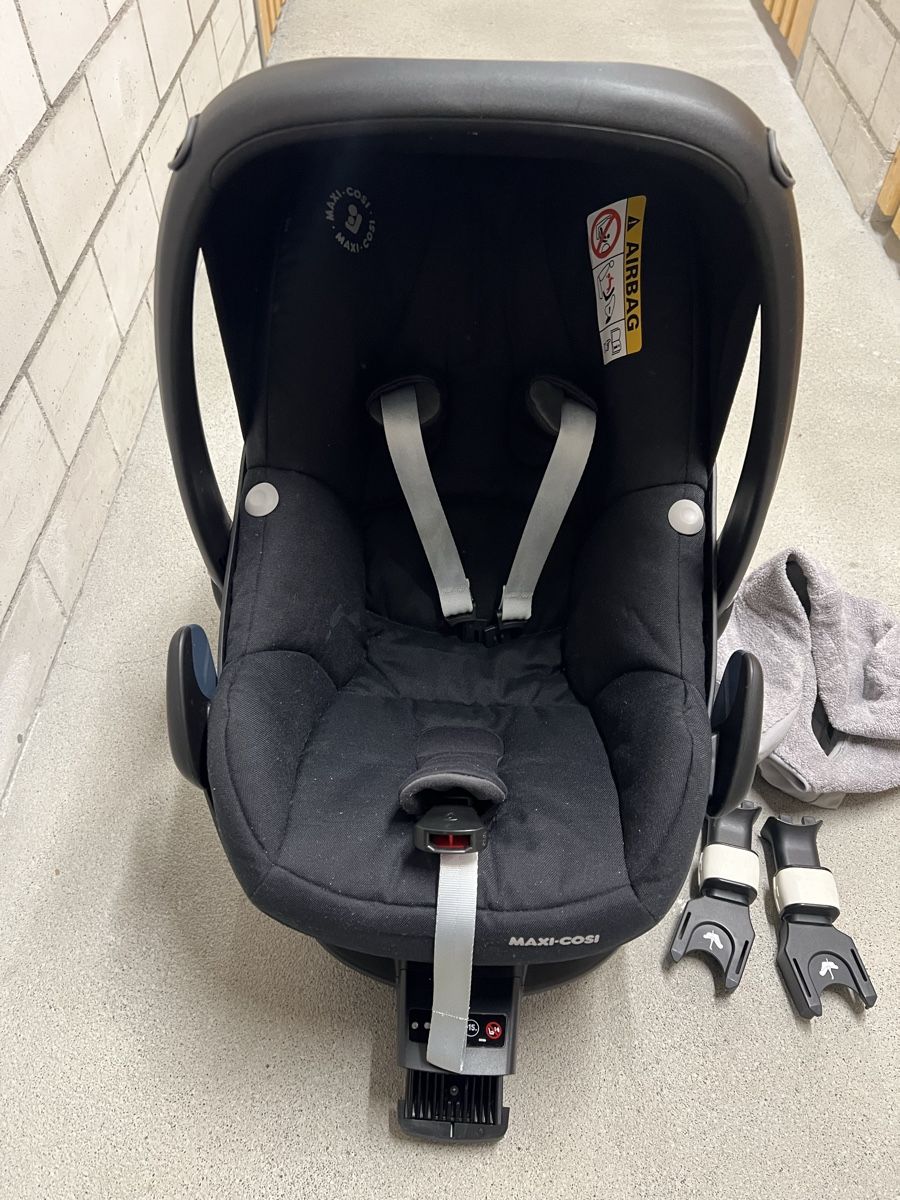 Maxi-Cosi Seggiolini per auto: Maxi-Cosi Pebble Pro Babyschale mit ISOFIX &Bugaboo Adapter – Usato da Gränichen venduto da FQueiros 1