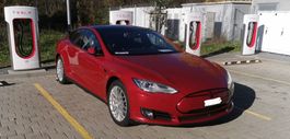1 Monat Tesla Model S mieten - Gratis Supercharging!
