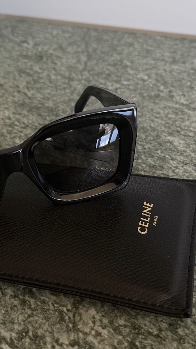 Celine Occhiali & Lenti: Celine Sunglasses Black – Nuovo (secondo la descrizione) da Zürich venduto da nojuma 4