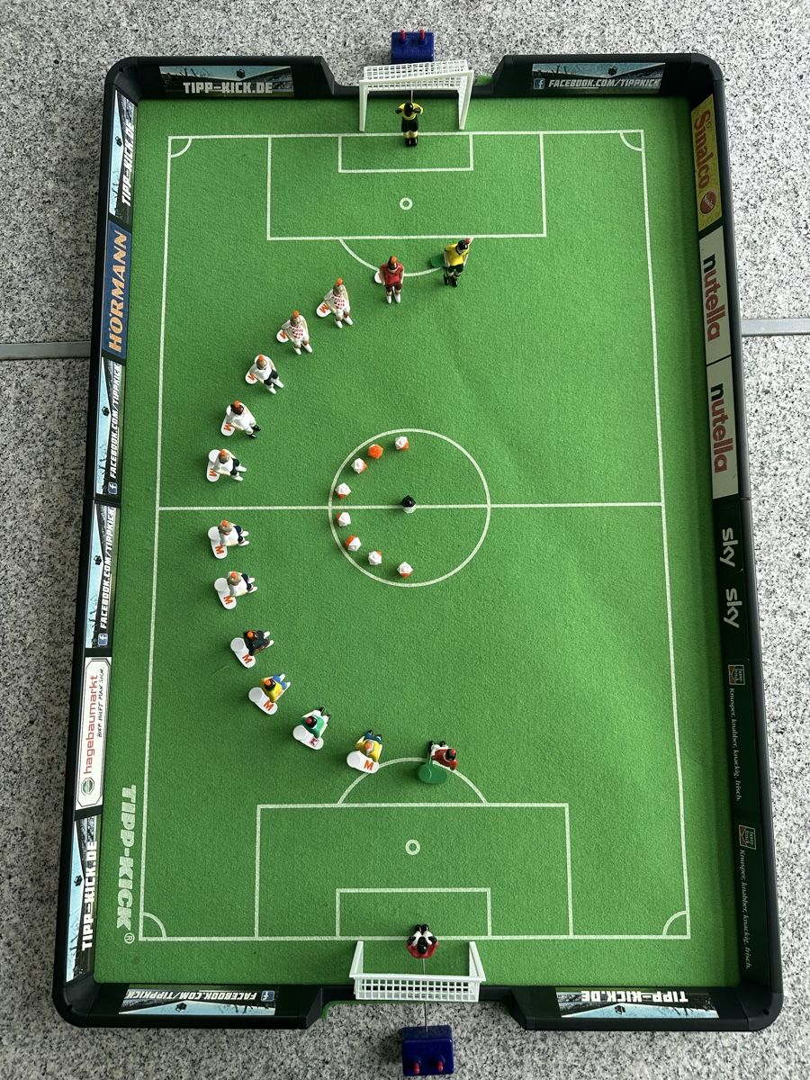 Giocattoli: Tipp Kick Cup mit Zusatzspielerinnen – Usato da Biberist venduto da 911hansen 1