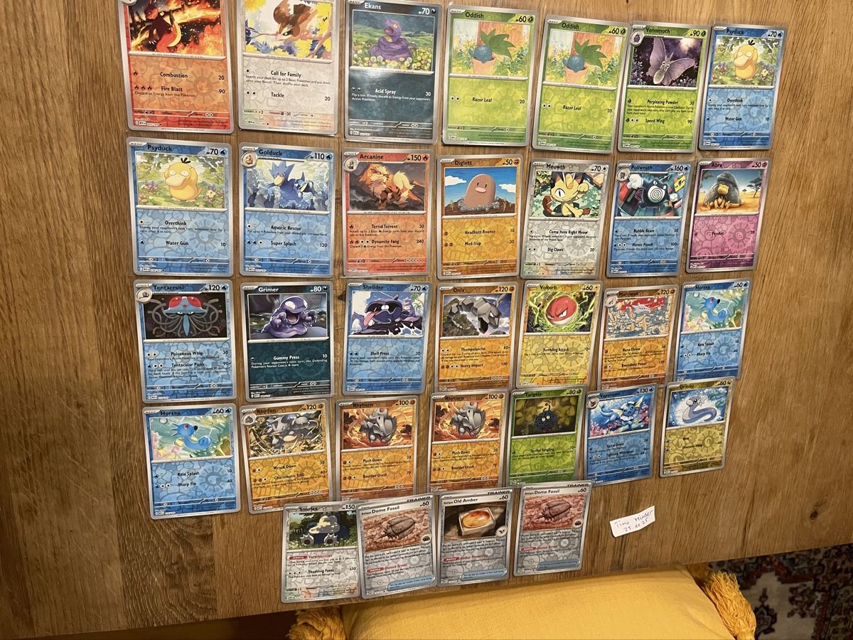 Pokémon Carte collezionabili: 32 Stück Reverse Holos aus Pokémon Mew 151 – Nuovo (secondo la descrizione) da Luzern venduto da blumentopf783