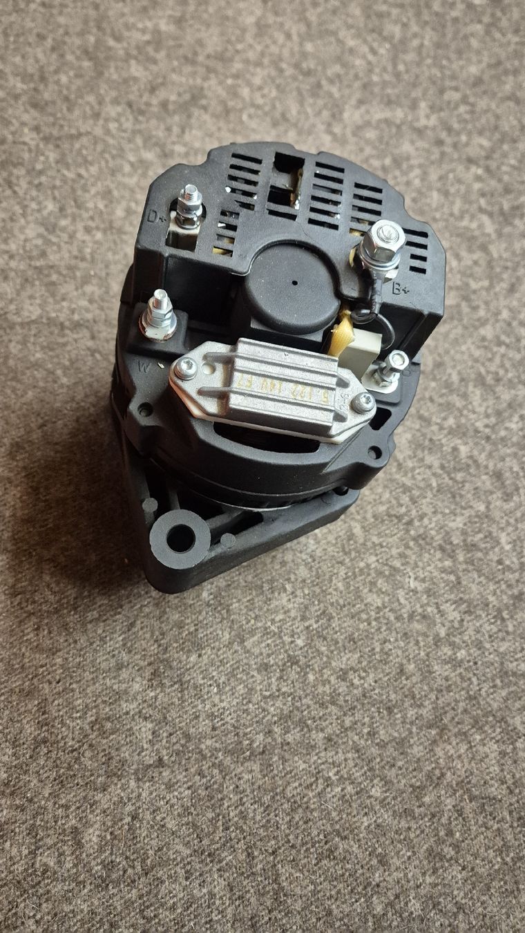 VW Tutti pezzi di ricambio auto: Alternator Golf 2 – Nuovo (secondo la descrizione) da Egerkingen venduto da pet_z2d6 2