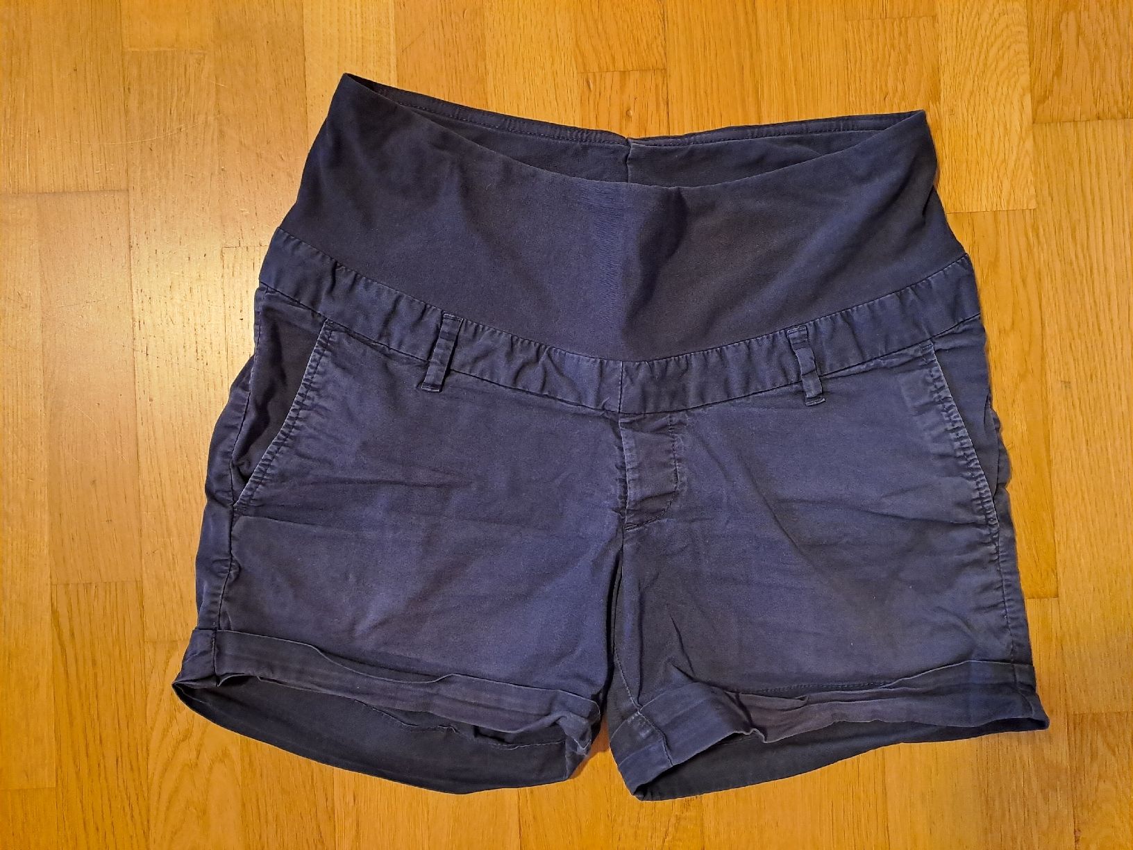 Pantaloni: Schwangerschaftshose kurz Gr. 40 – Usato da Wauwil venduto da Sophia1408 2