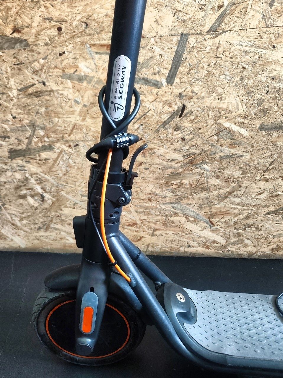 Segway Kickboard: Ninebot F40I E-Scooter, 33 km/h 40km – Usato da Grindelwald venduto da vla_z6zz 4