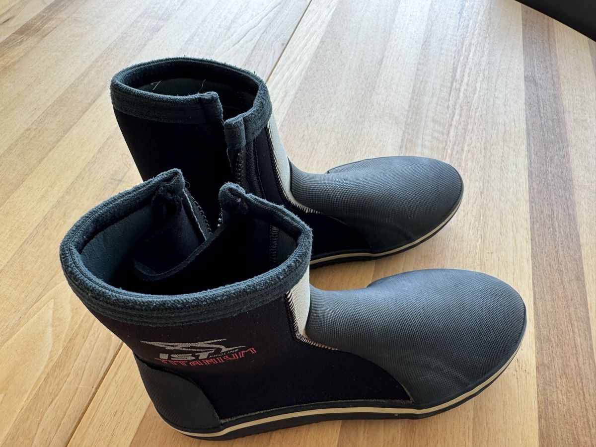 Scarpe da uomo: Neopren Surf/Dive-Boots Grösse 42 – Usato da Männedorf venduto da m.lutz