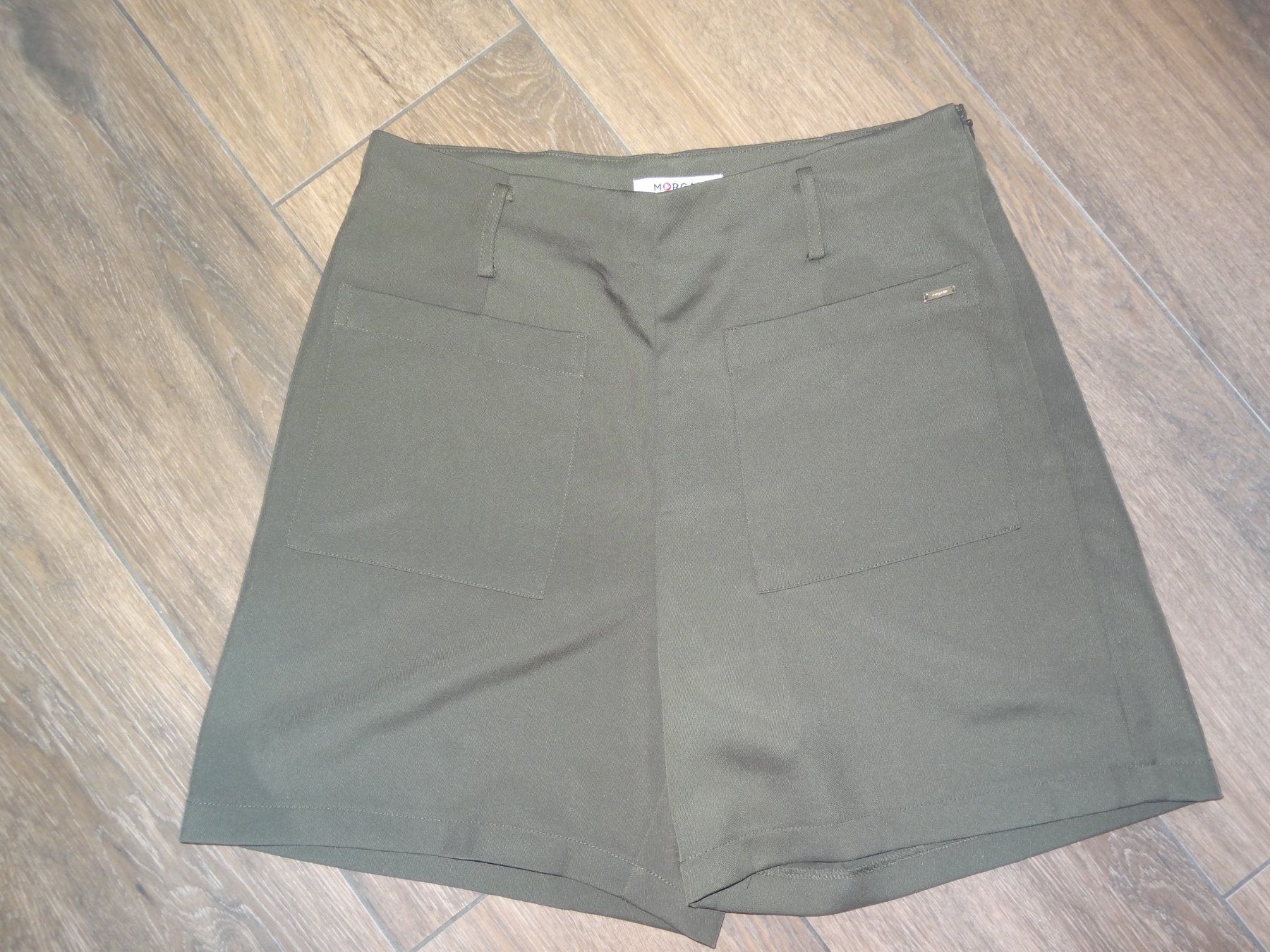 Morgan Pantaloni: Shorts Morgan kaki taille M – Usato da Satigny venduto da salvatore73