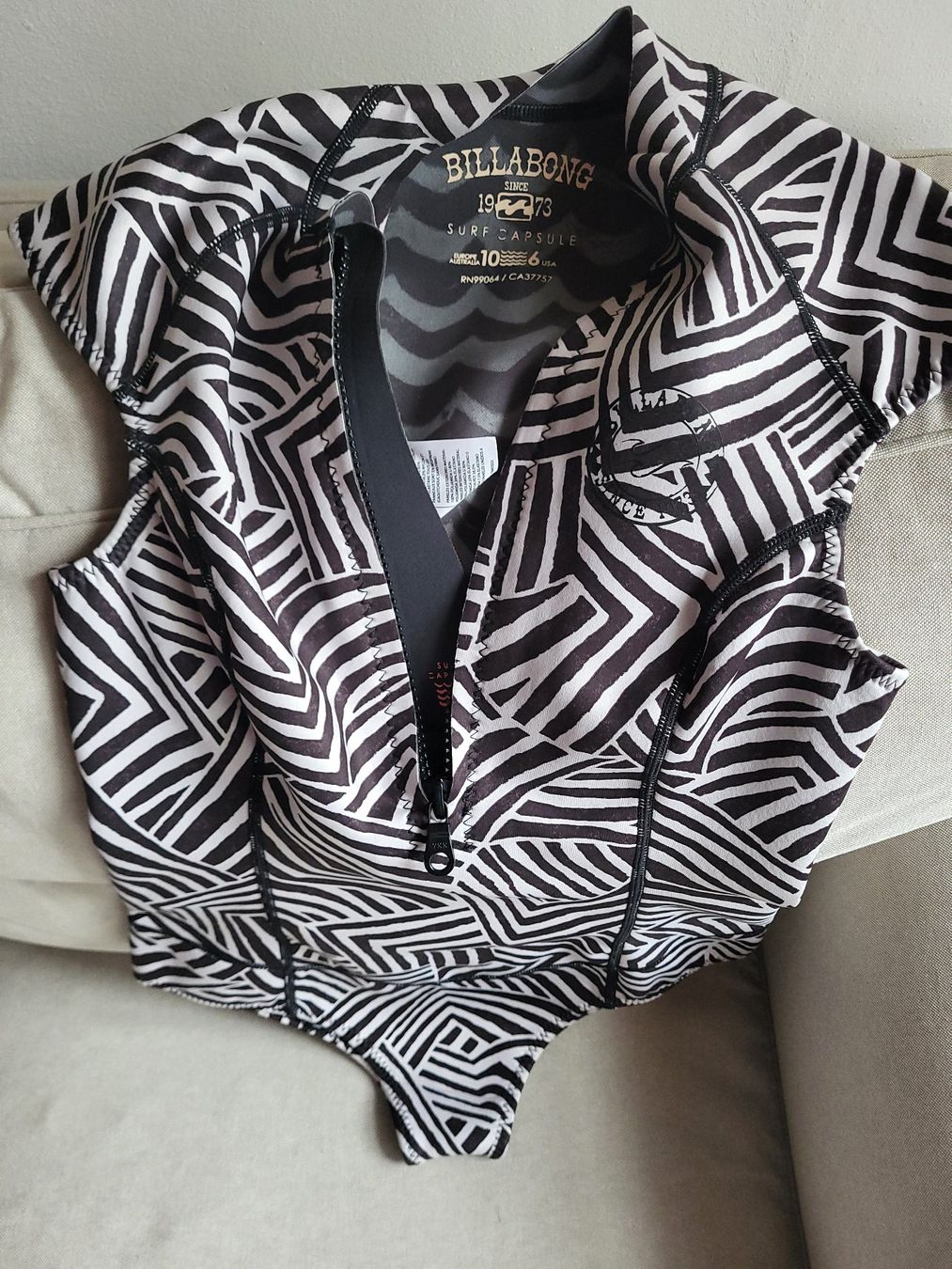 Billabong Costumi da bagno & Bikini: Billabong Damensurfoberteil – Usato da Schaffhausen venduto da Bobi013 1