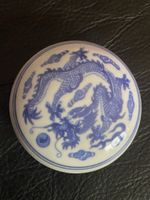 Boîte à encre ou bijoux en porcelaine bleue et blanche 