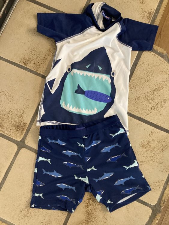 Alvivi Jungen Badeanzug 3-teilig – Langarm Shirt & Shorts Mit Hai-Druck, Inkl. Badekappe