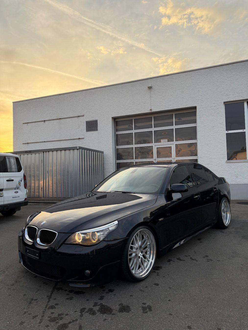 BMW Autos: BMW 525i E60 LCI M Paket – D'occasion à Bronschhofen par SezoCarsector 1