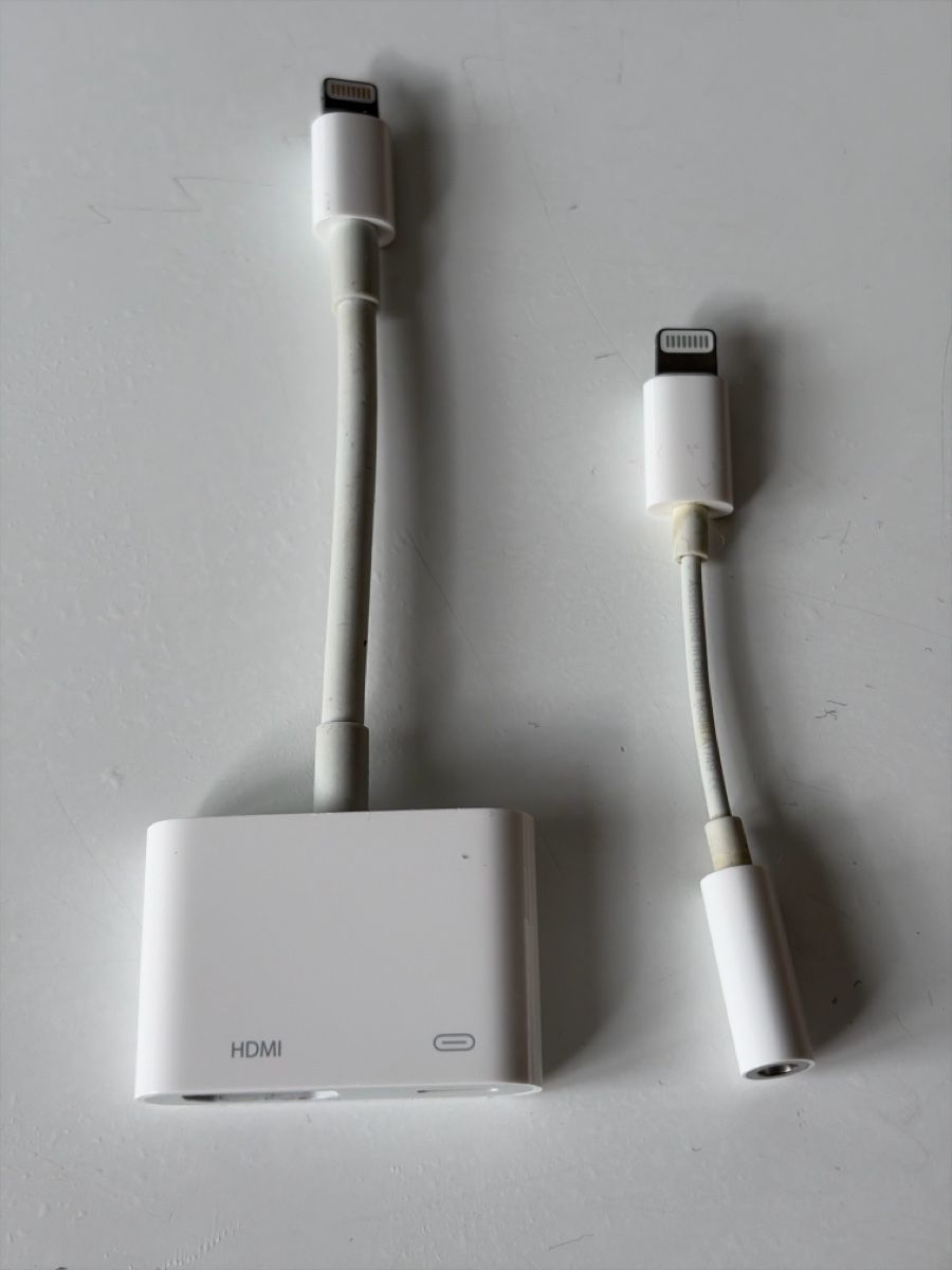 Apple Unità & Adattatore: Apple Digital AV Adapter Lightning + 3.5mm Audio Adapter – Usato da Merenschwand venduto da Sbj