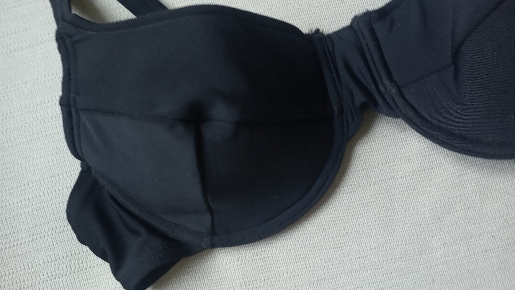 Costumi da bagno & Bikini: Bikini Top mit Bügel 36 schwarz – Usato da St. Gallen venduto da Hereplaysmusic 1