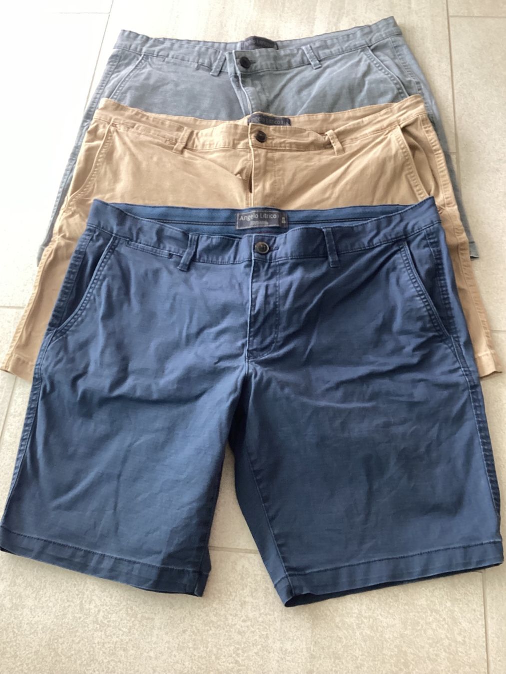 Pantaloni: 3 x Regular Shorts – Usato da Riehen venduto da Bibo