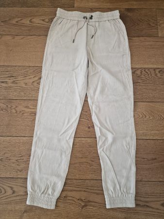 Leichte Hose beige Grösse 34 wie neu!