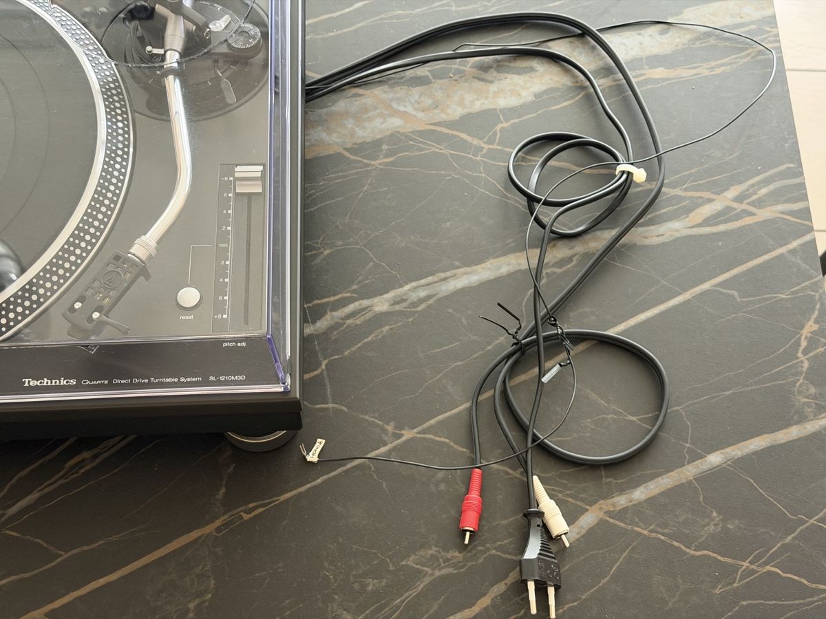 Technics Plattenspieler: Technics SL-1210 M3D – Gebraucht aus Rapperswil SG von Whitecielo 2