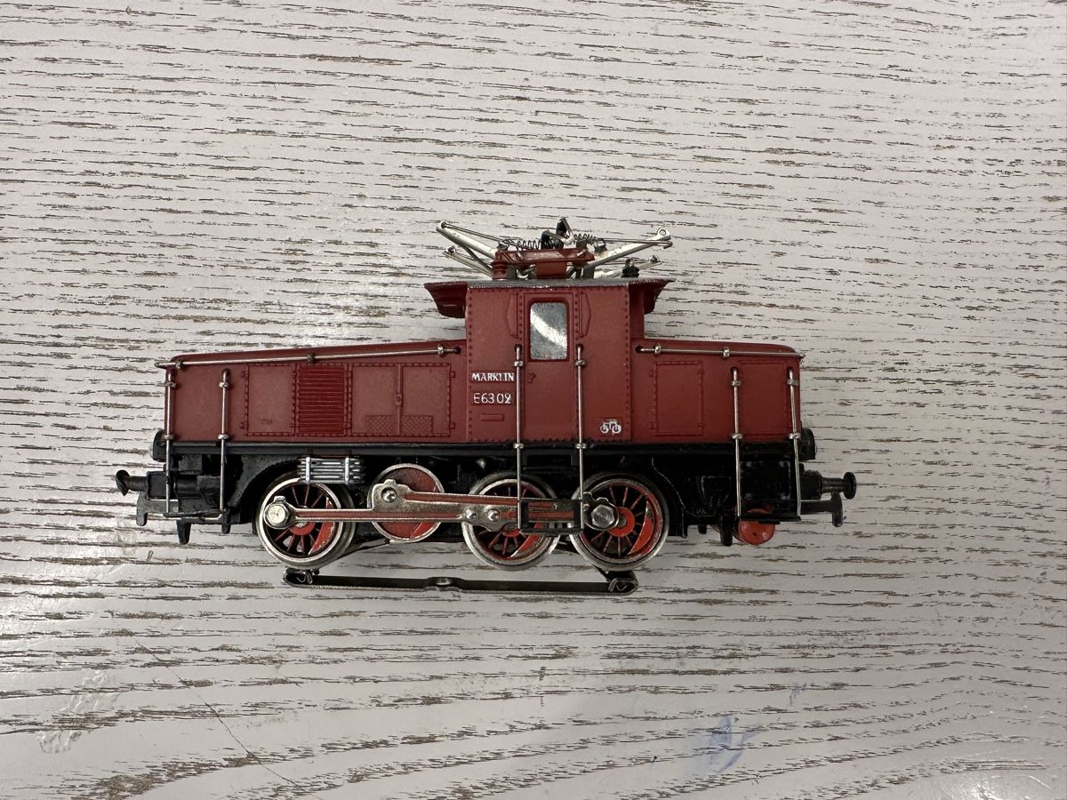 Märklin Modellini di ferrovie: Märklin 3001 DB BR E63 – Usato da Lupsingen venduto da New-Haven 2