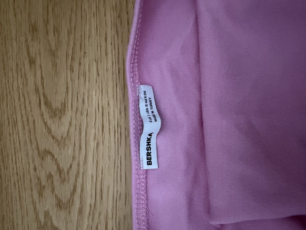 Bershka Top: t-shirt Bershka – Usato da Carouge GE venduto da goi_krq7 1