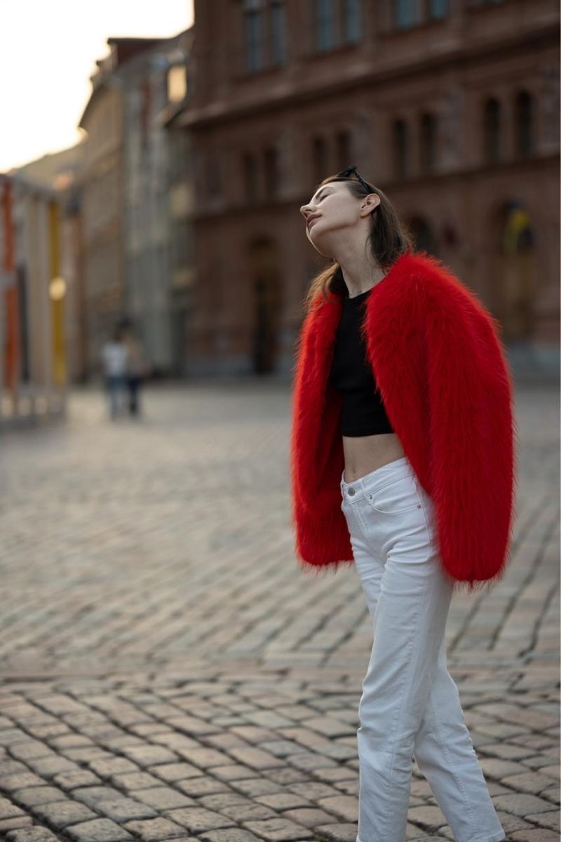 Vestes: Faux Fur Jacket Red size S/M condition new – Neuf (Voir description) à Basel par eka_v28r 2