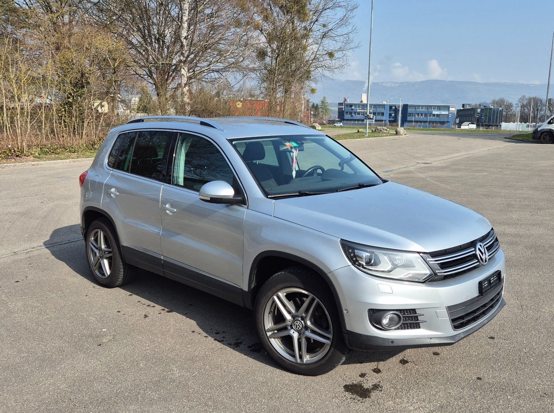 VW Automobili: VW Tiguan 2.0TDI BMT 2011 – Usato da Zuchwil venduto da AdamO.