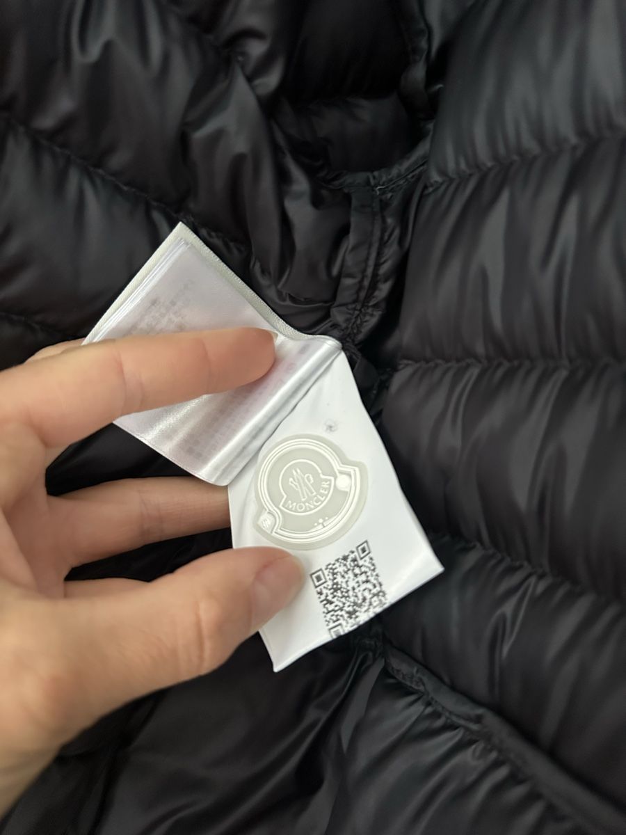 Moncler Giacche: Black light puffer jacket Moncler – Nuovo (secondo la descrizione) da Uster venduto da Monika_OB 5