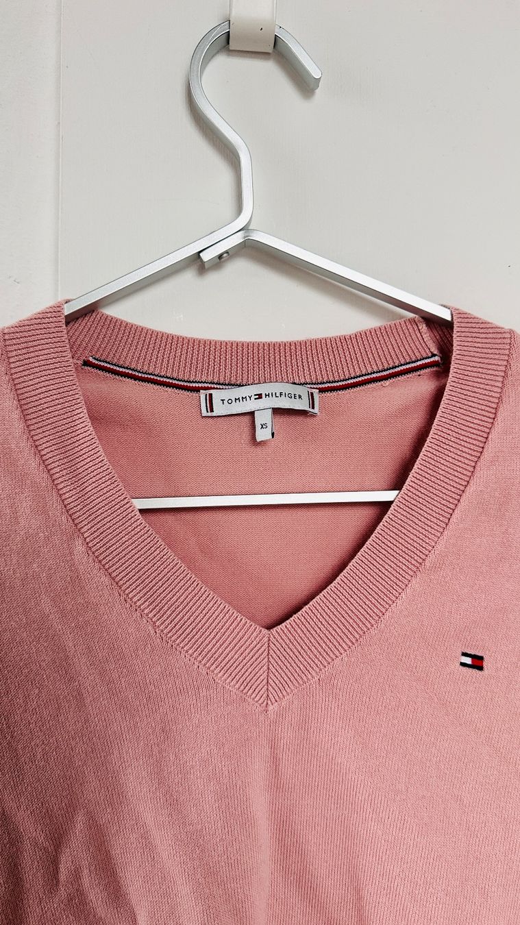 Tommy Hilfiger Top: Tommy Hilfiger Damen Pullover rosa XS V-Ausschnitt – Usato da Niederrohrdorf venduto da gigerch 3
