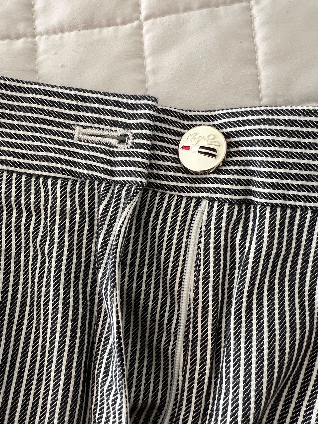 Maje Pantaloni: Maje Shorts – Usato da Wädenswil venduto da Alice_style 3