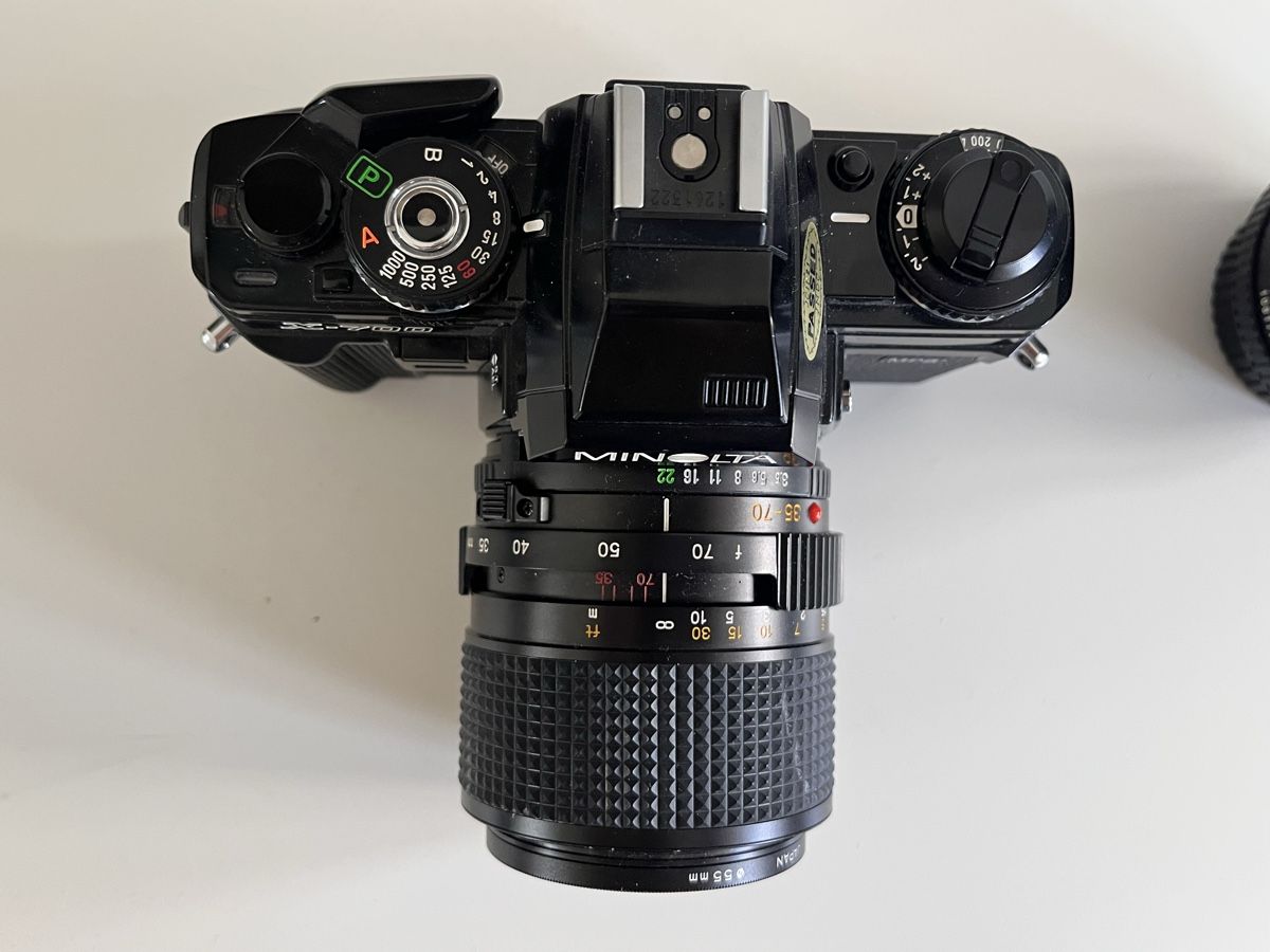 Minolta Fotocamera: Minolta X-700 mit 2 Objektiven – Usato da Zürich venduto da free1962 1
