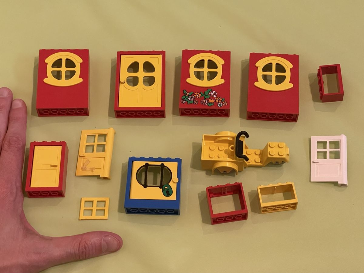 Lego Giocattoli: Lego Türen, Fenster & Dreirad – Usato da Kloten venduto da Bevandes