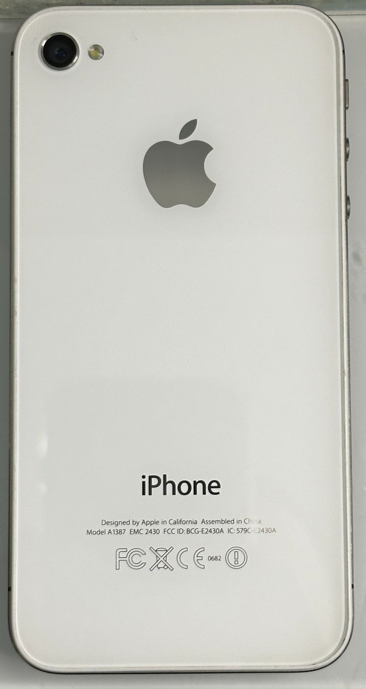 Apple Handys / Smartphones: Apple iPhone 4S, 8GB, Weiss, defekt – Defekt aus Basel von protekto 1