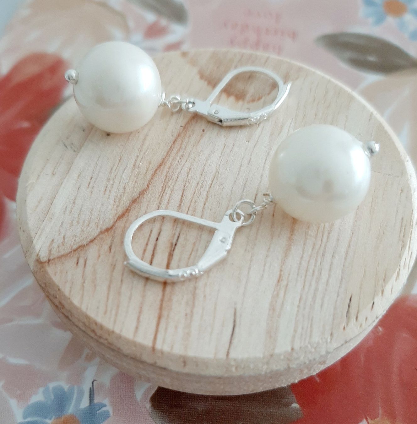 Orecchini pendenti & Orecchini a lobo: Ohrschmuck aus Shell Perlen – Nuovo e nell'imballaggio originale da Allschwil venduto da Weyli18 1