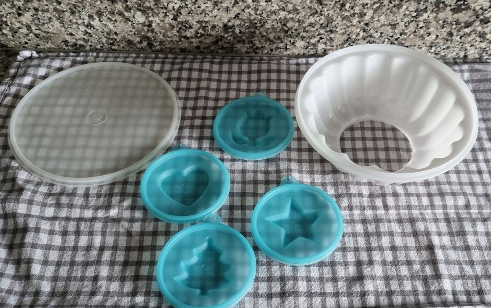 Puddingform mit verschiedene Bodenformen von Tupperware (Gebraucht) in ...
